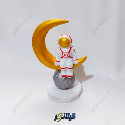 مجسمه فضانورد